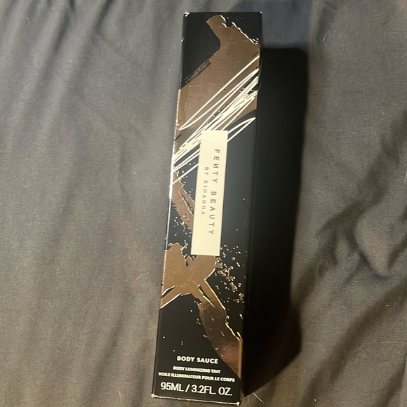 Fenty Salty Caramel 04 Body Sauce Body Luminizing Tint - Picture 4 of 6